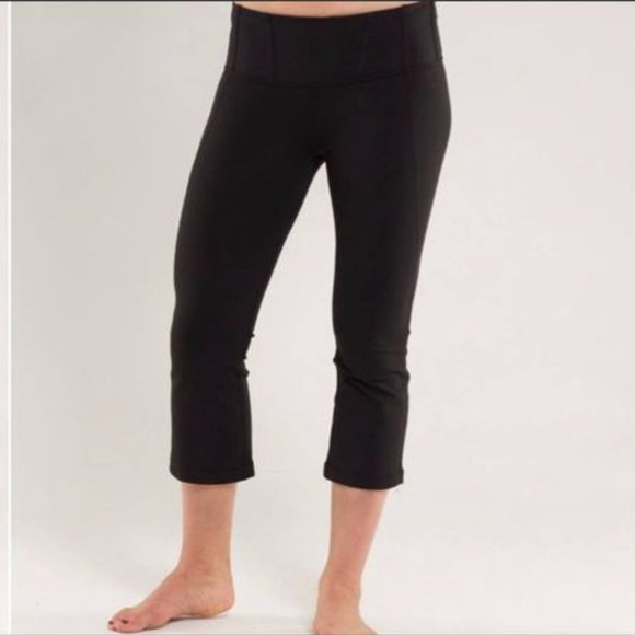 Lululemon Tadasana slit crop - Picture 2 of 3